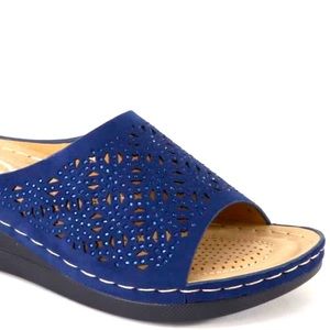 womens merrell antora 2